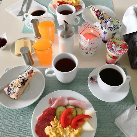 Gasthof Cafe Na Svahu 4*